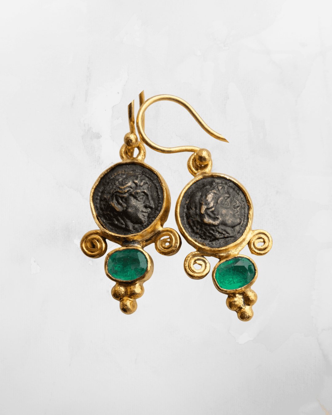 Brincos Moeda Romana & Esmeralda